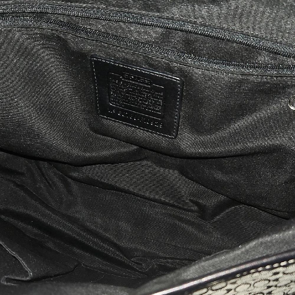 Coach satchel signature
